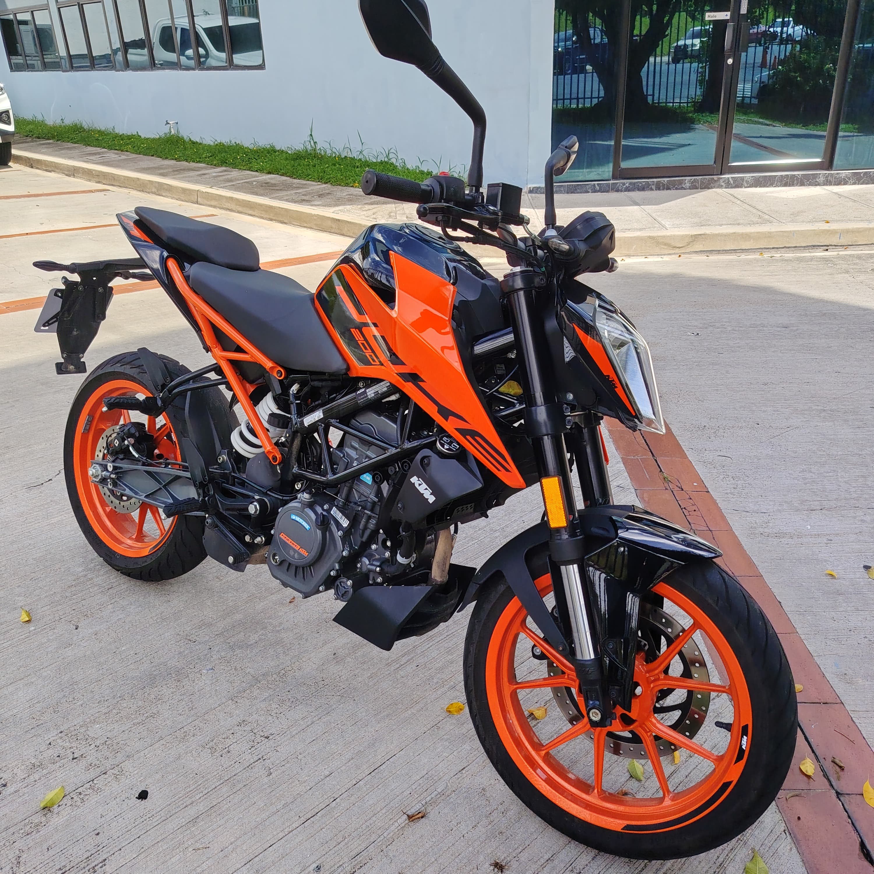 KTM DUKE 200 año 2025